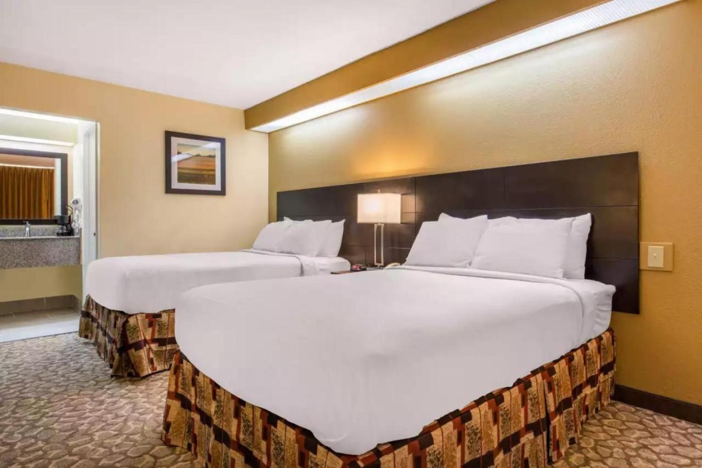 Готель Ramada By Wyndham Santee I-95 Екстер'єр фото