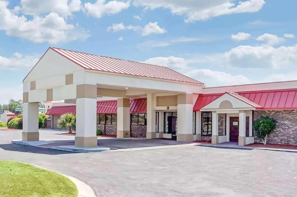 Готель Ramada By Wyndham Santee I-95 Екстер'єр фото